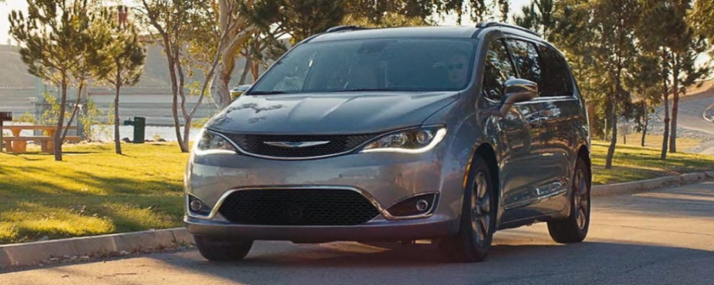 2020 Chrysler Pacifica vs. Voyager: Which One is Right for You?